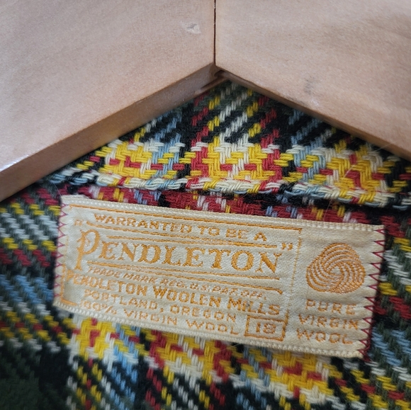 Vintage Pendleton Women's Zipper Wool Jacket Circa 1964-early 1970s 100% Wool - Picture 9 of 13